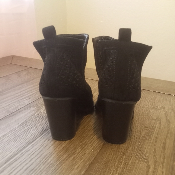 Charming Charlie Black Block Heel Booties size 7 - Picture 5 of 10